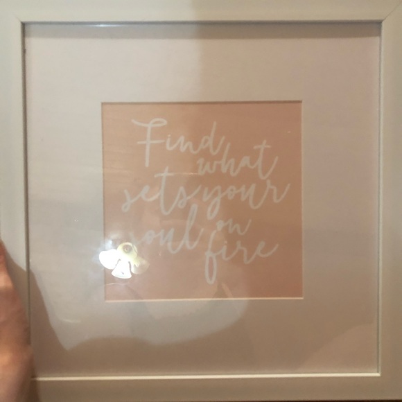 Decor - Picture 3 of 3